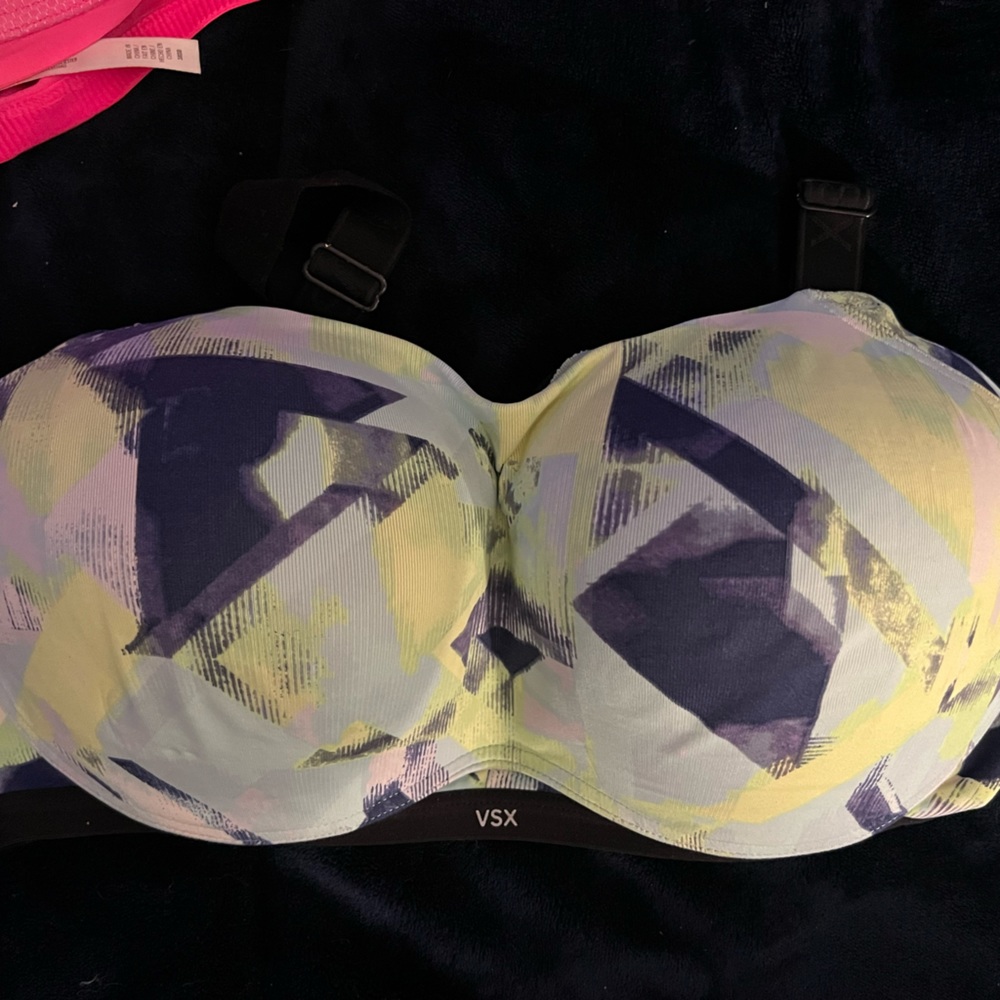 VSX SPORTS BRA Victoria's Secret